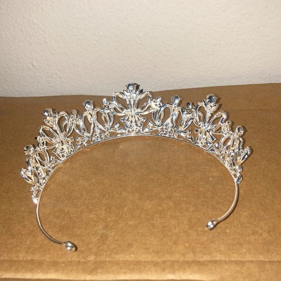 Crown - Picture 4 of 4